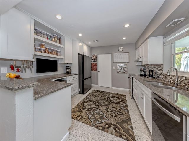 632 PARK DRIVE, Bradenton, FL 34209