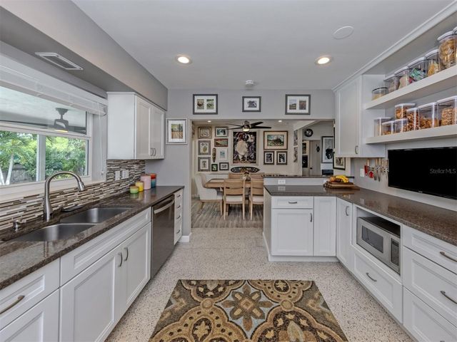 632 PARK DRIVE, Bradenton, FL 34209
