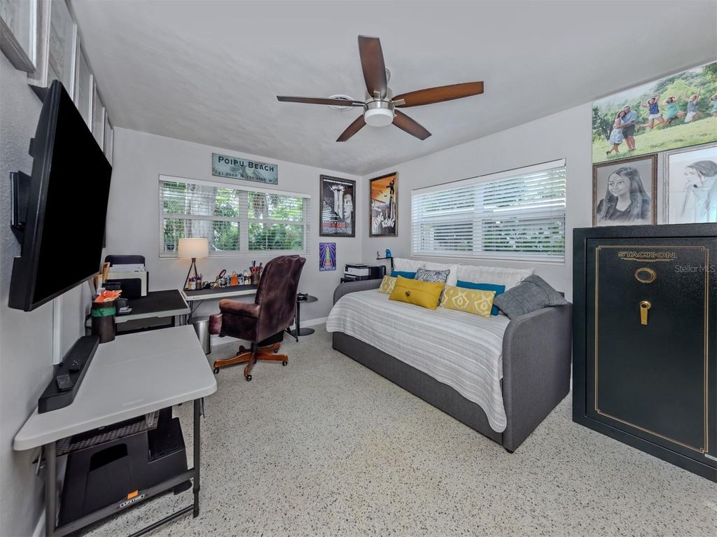 Image 19 of property listing at 632 PARK DRIVE, Bradenton, FL 34209