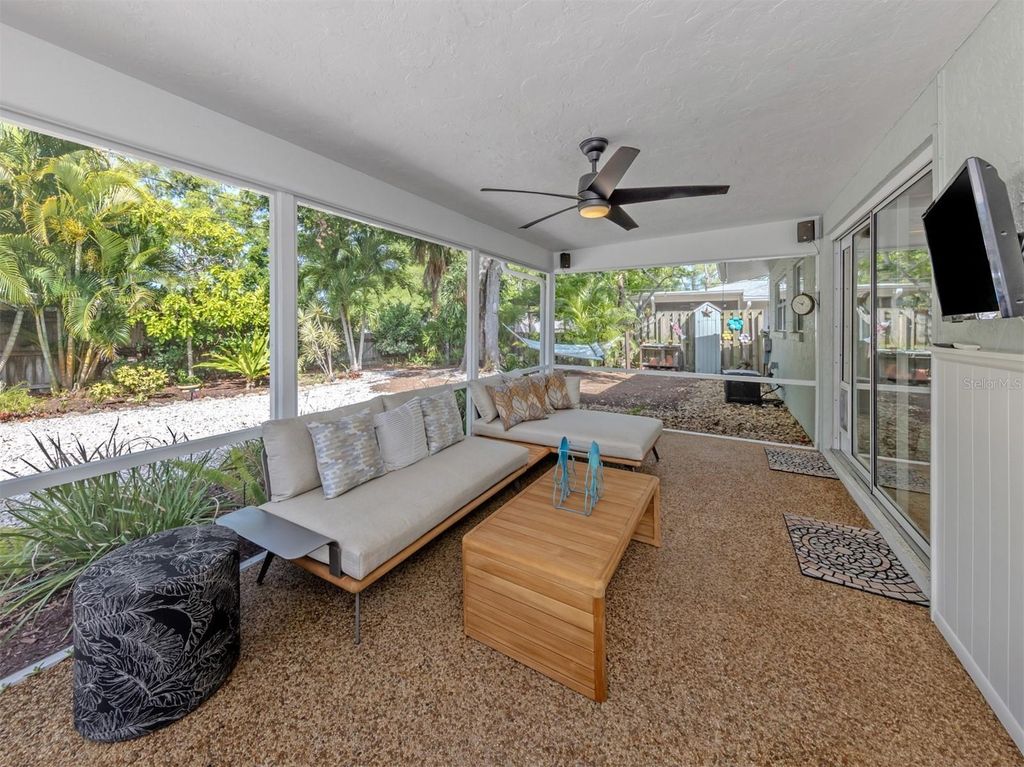 Image 22 of property listing at 632 PARK DRIVE, Bradenton, FL 34209
