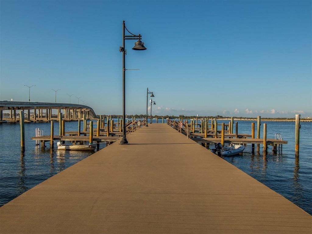 Image 40 of property listing at 632 PARK DRIVE, Bradenton, FL 34209