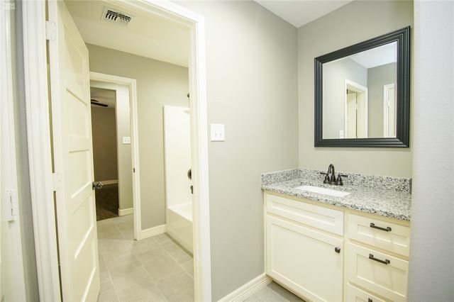 1614 Clare Dr, Corpus Christi, TX 78412