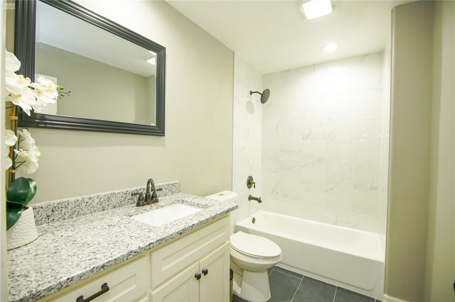 1614 Clare Dr, Corpus Christi, TX 78412