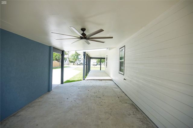 1614 Clare Dr, Corpus Christi, TX 78412