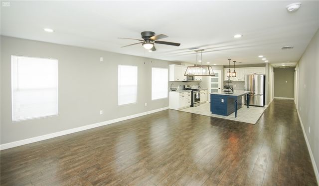 1614 Clare Dr, Corpus Christi, TX 78412