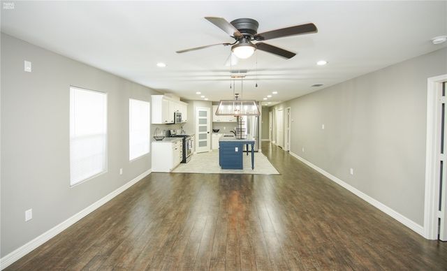 1614 Clare Dr, Corpus Christi, TX 78412