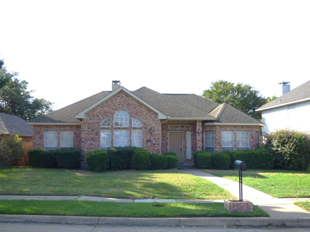 3918 Alto Avenue, Carrollton, TX 75007 — exterior