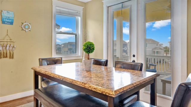 4118 Green Heron Drive, Galveston, TX 77554