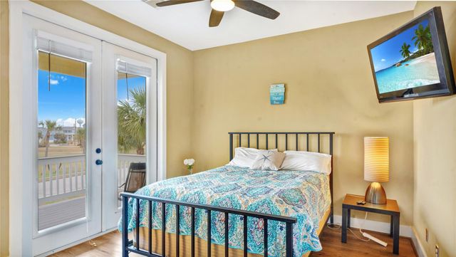 4118 Green Heron Drive, Galveston, TX 77554