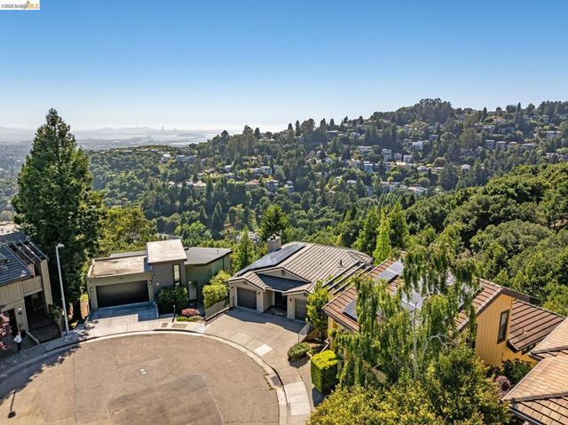 35 Bay Forest Ct, Oakland, CA 94611