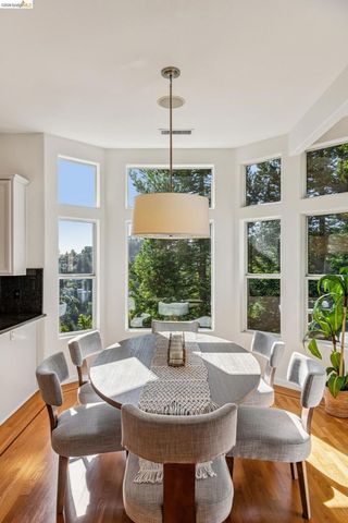35 Bay Forest Ct, Oakland, CA 94611