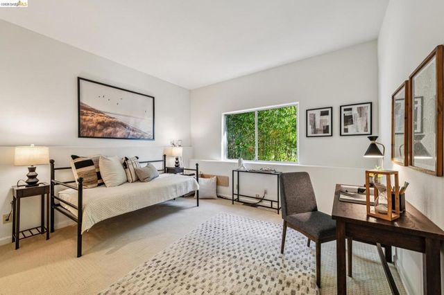 35 Bay Forest Ct, Oakland, CA 94611