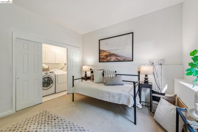 35 Bay Forest Ct, Oakland, CA 94611