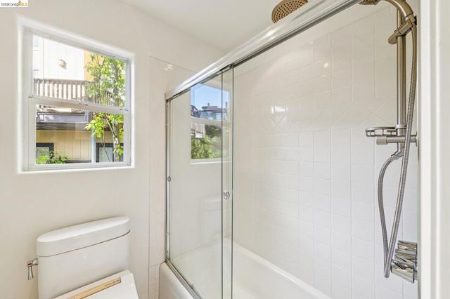 35 Bay Forest Ct, Oakland, CA 94611