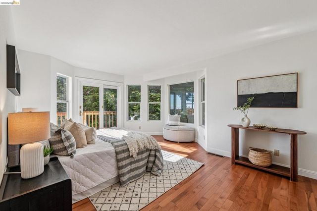 35 Bay Forest Ct, Oakland, CA 94611