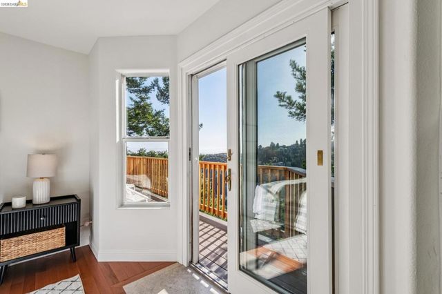 35 Bay Forest Ct, Oakland, CA 94611