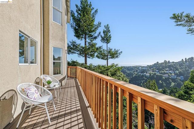 35 Bay Forest Ct, Oakland, CA 94611