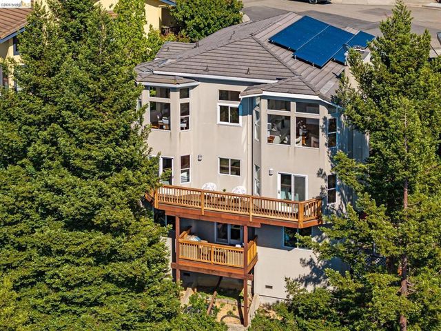 35 Bay Forest Ct, Oakland, CA 94611