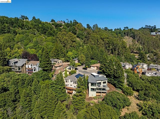 35 Bay Forest Ct, Oakland, CA 94611