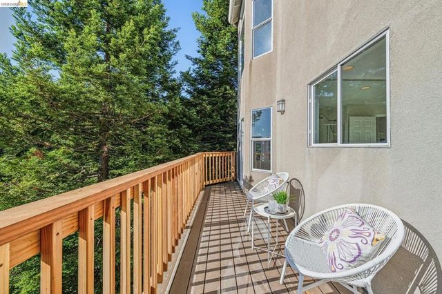 35 Bay Forest Ct, Oakland, CA 94611