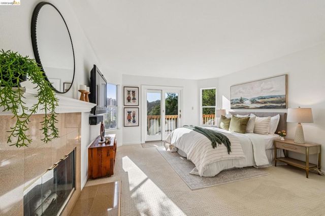 35 Bay Forest Ct, Oakland, CA 94611
