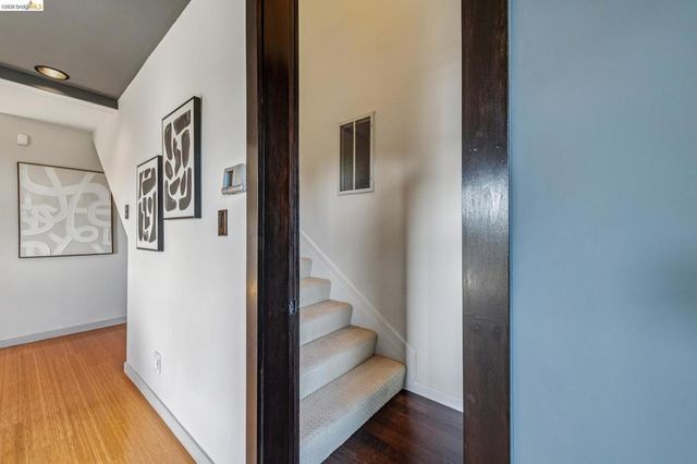 35 Bay Forest Ct, Oakland, CA 94611