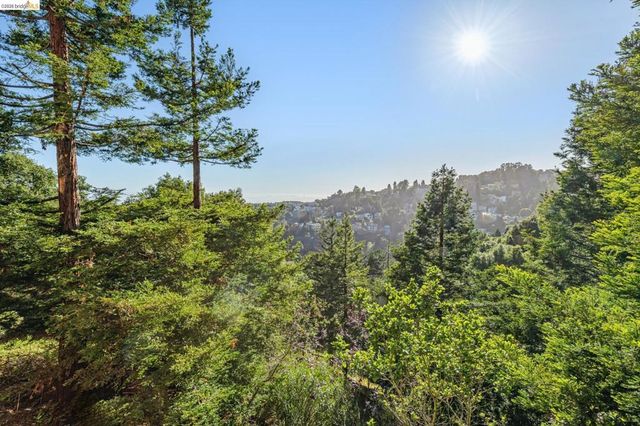 35 Bay Forest Ct, Oakland, CA 94611