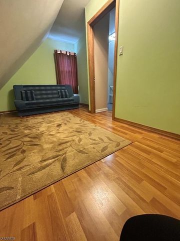 232 Franklin St, Elizabeth City, NJ 07206