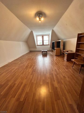 232 Franklin St, Elizabeth City, NJ 07206
