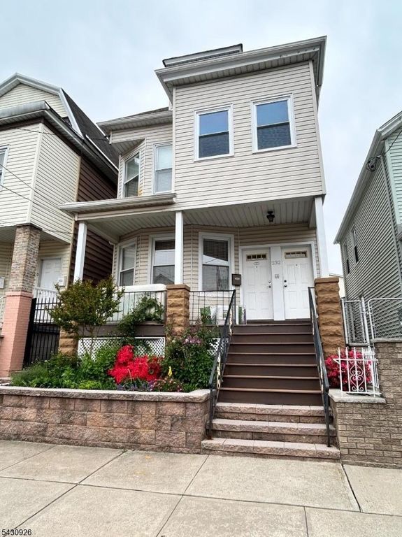 232 Franklin St, Elizabeth City, NJ 07206
