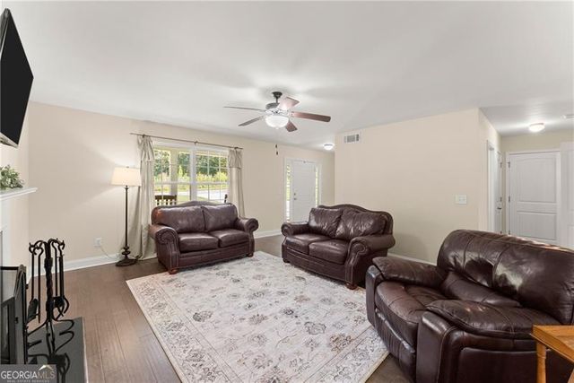 5462 Stepstone Way, Gainesville, GA 30506