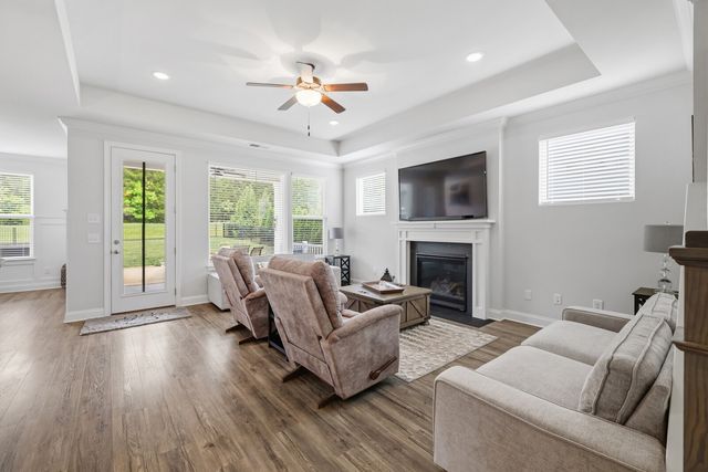 517 Oakvale Ln, Mount Juliet, TN 37122