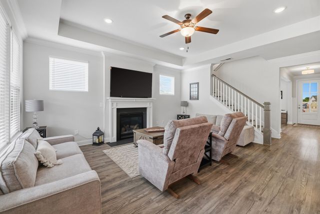 517 Oakvale Ln, Mount Juliet, TN 37122