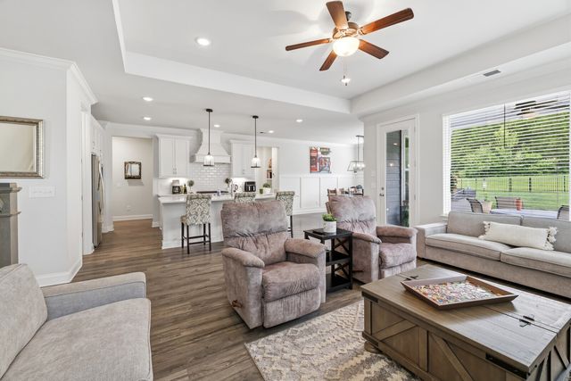 517 Oakvale Ln, Mount Juliet, TN 37122
