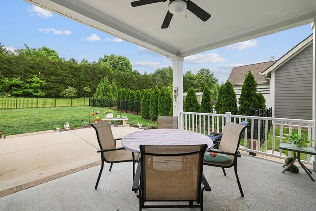 517 Oakvale Ln, Mount Juliet, TN 37122