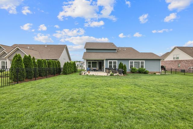 517 Oakvale Ln, Mount Juliet, TN 37122
