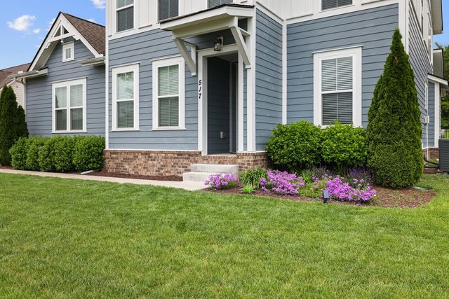 517 Oakvale Ln, Mount Juliet, TN 37122