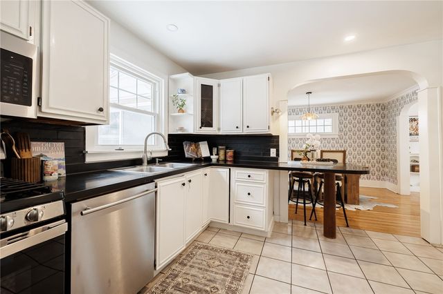 216 Laurelton Road, Irondequoit, NY 14609