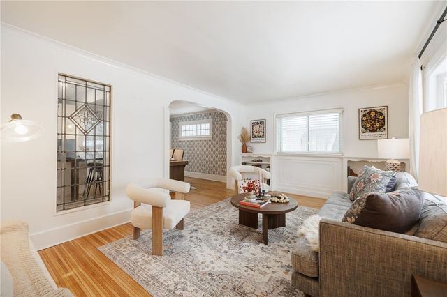 216 Laurelton Road, Irondequoit, NY 14609