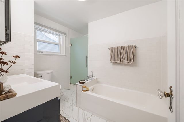 216 Laurelton Road, Irondequoit, NY 14609