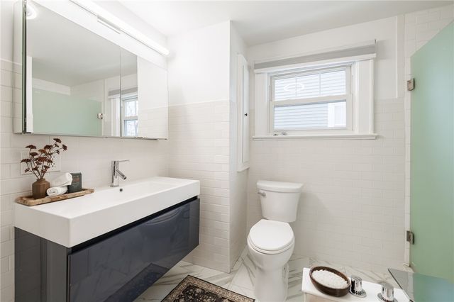 216 Laurelton Road, Irondequoit, NY 14609