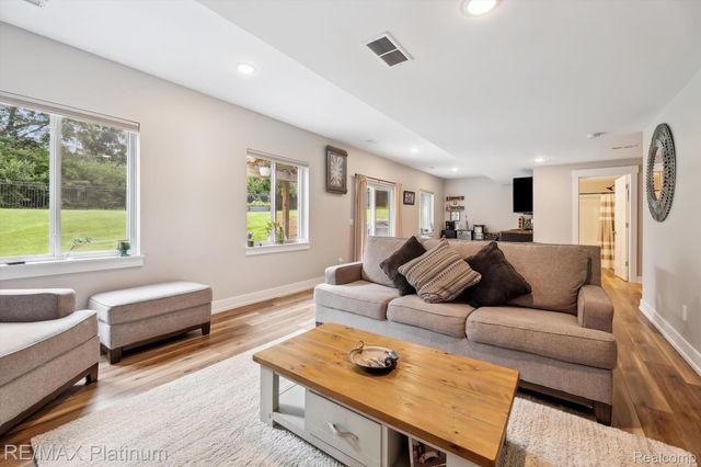 2921 Clivedon Road, Marion Township, MI 48843