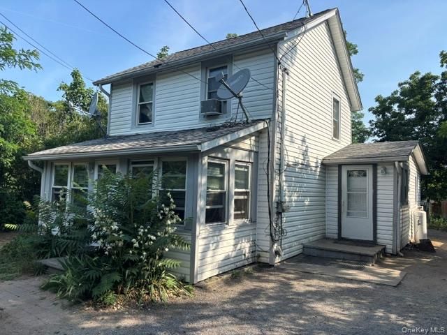 842 Osborn Avenue, Riverhead, NY 11901