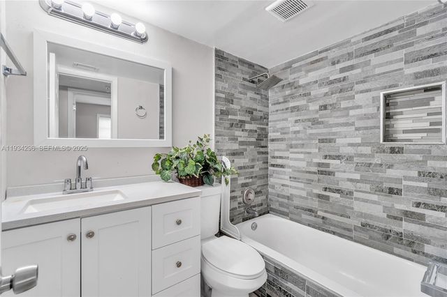 4760 W Lucerne Lakes Blvd W 408, Lake Worth, FL 33467