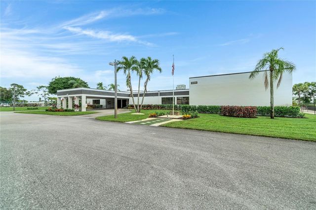 4760 W Lucerne Lakes Blvd W 408, Lake Worth, FL 33467