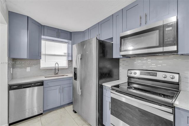 4760 W Lucerne Lakes Blvd W 408, Lake Worth, FL 33467