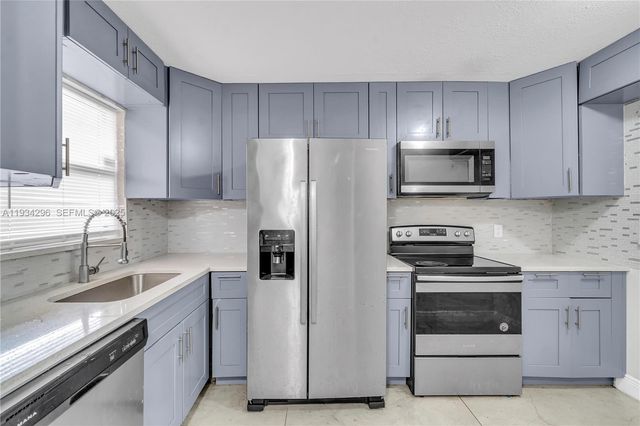 4760 W Lucerne Lakes Blvd W 408, Lake Worth, FL 33467