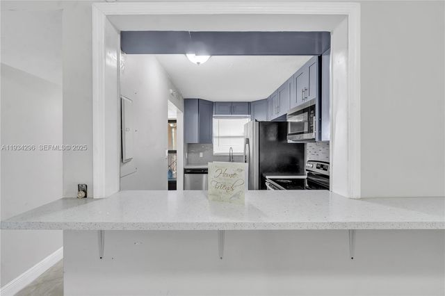 4760 W Lucerne Lakes Blvd W 408, Lake Worth, FL 33467