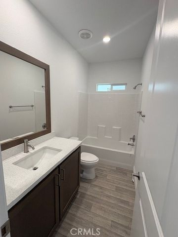 208 S Barranca 13, Glendora, CA 91741