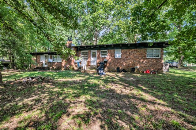 102 West Hills Terrace, Dickson, TN 37055